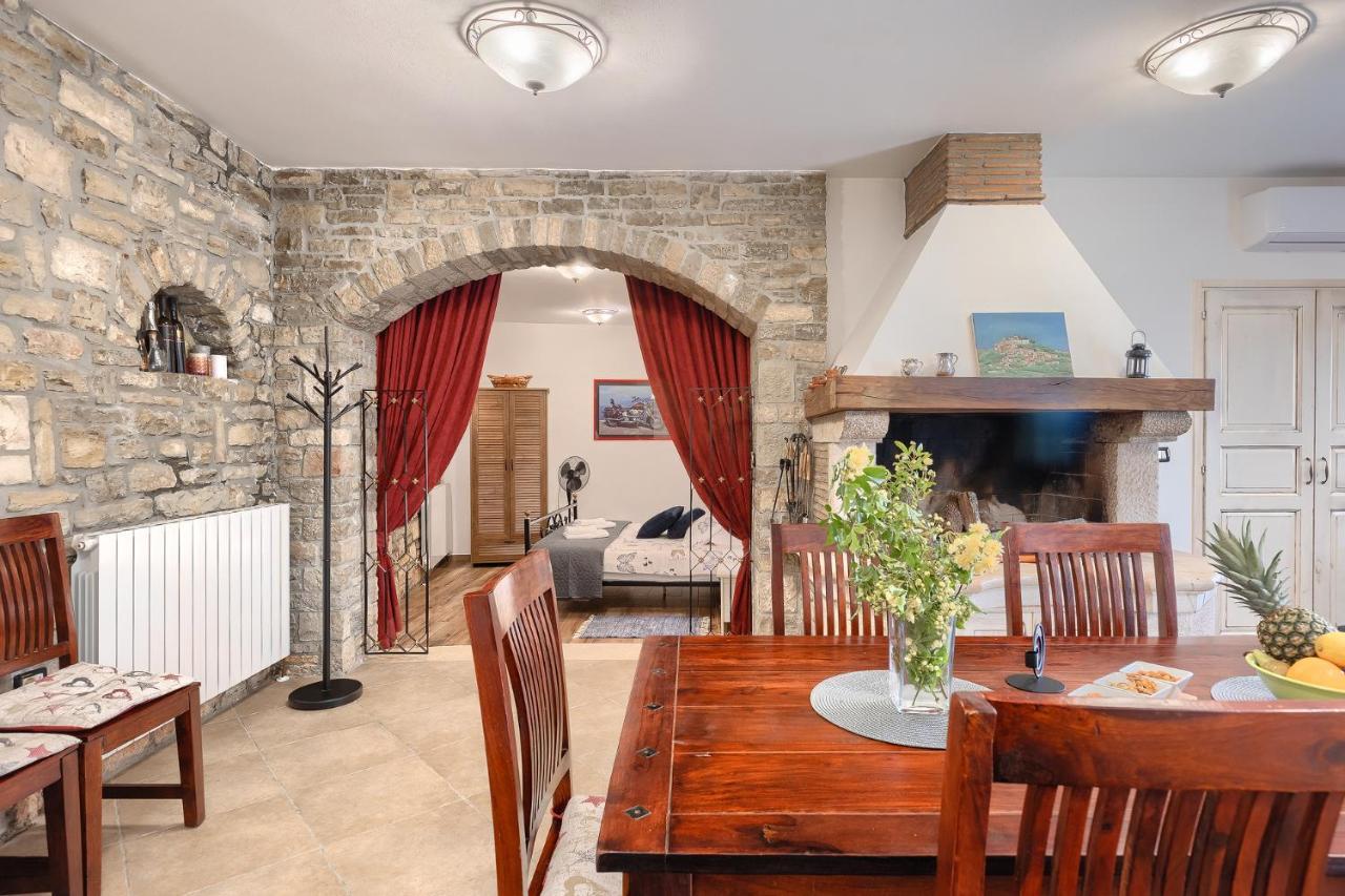 Apartman Pietro Motovun Esterno foto